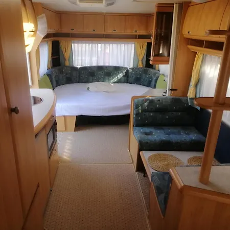 Κάμπινγκ каравана сий-я-на *