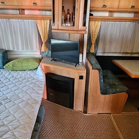 каравана сий-я-на Κάμπινγκ Σωζόπολη